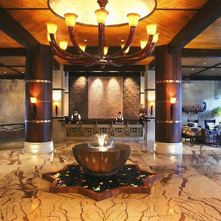 Fariyas Resort Lonavla Interior foto