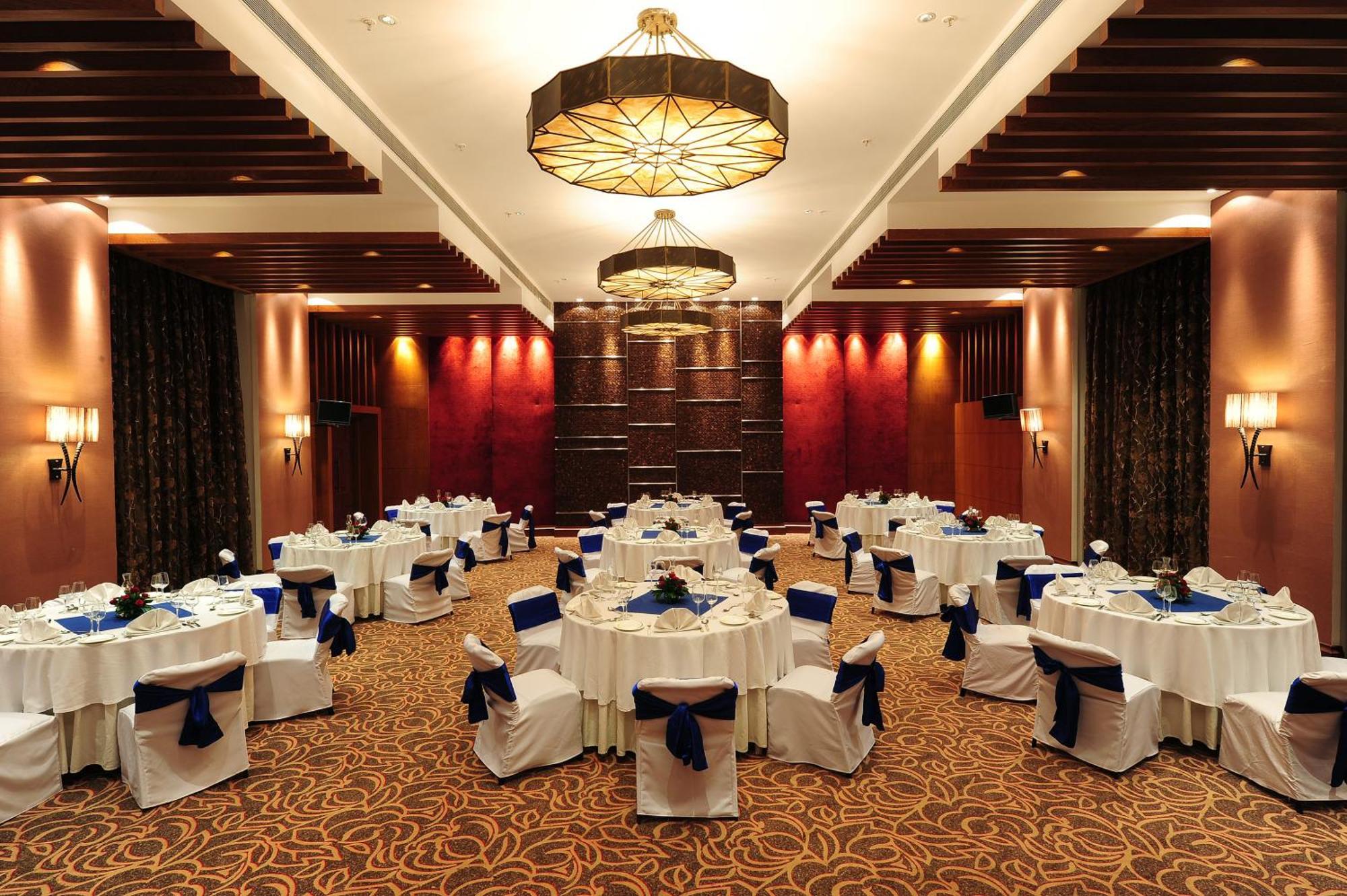 Fariyas Resort Lonavla Restaurant foto